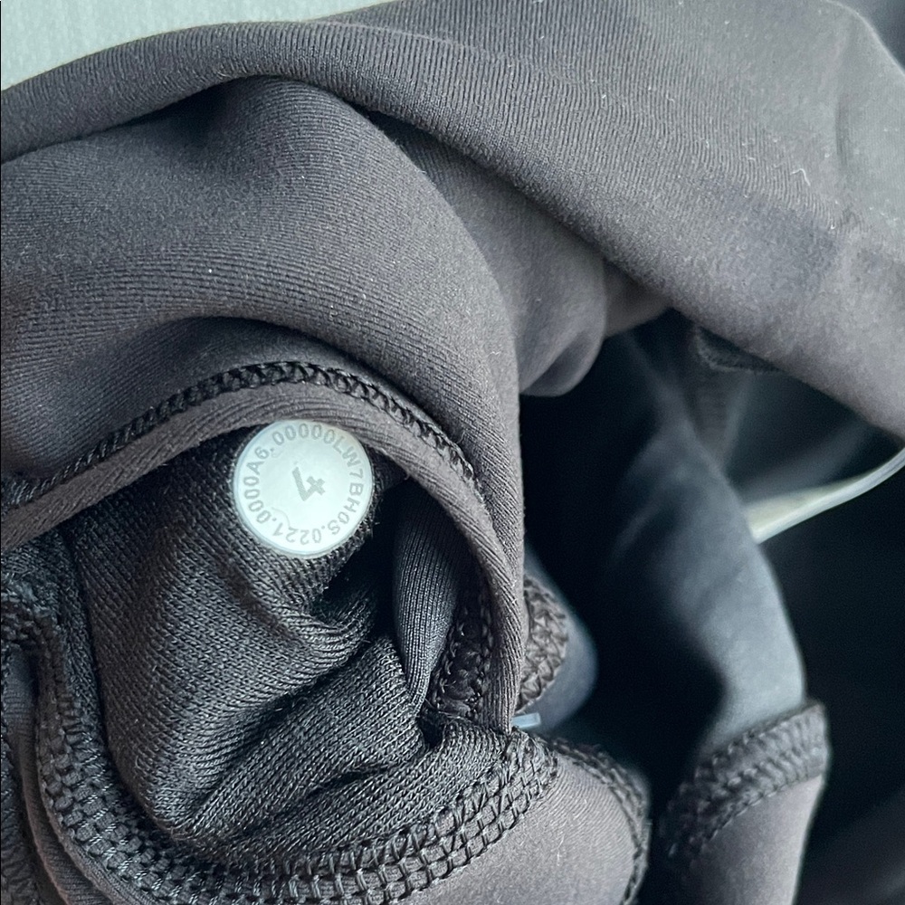 NWT lululemon Wunder Train High-Rise Short 8" - size 4 - Picture 11 of 16